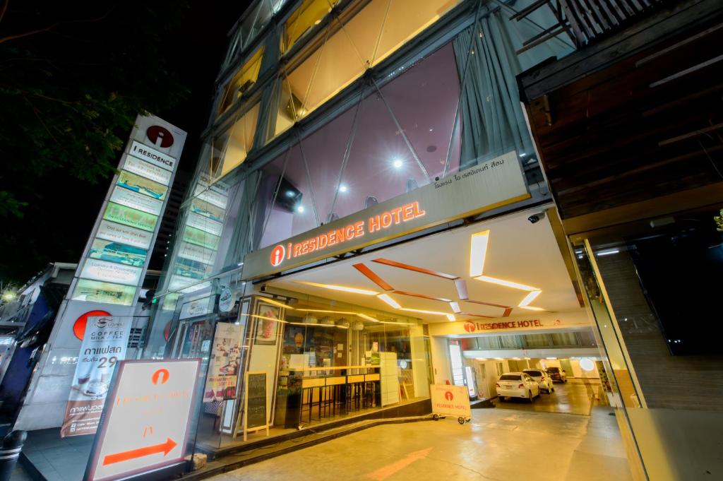 Silom’s Heartfelt Stays: Where Bangkok Hotels Offer Genuine Care