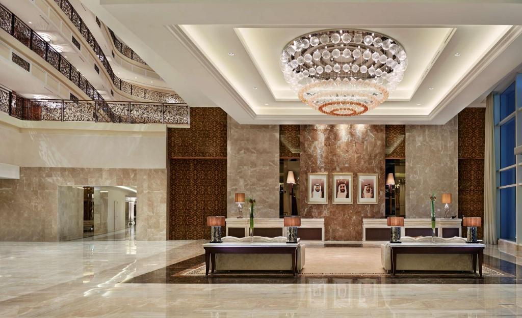 Dubai’s Heartfelt Stays: Hotels Where Kindness Lingers