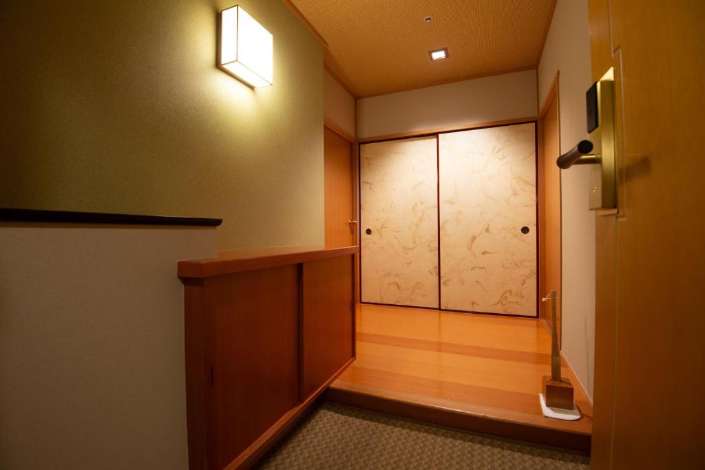 Fukuoka’s Quiet Attentiveness: Hotels Where Kindness Transforms Every Stay
